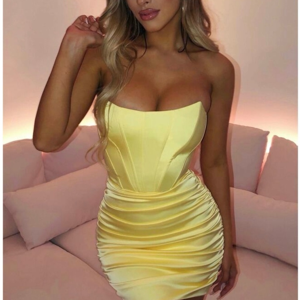 Elegant Yellow Strapless Dress